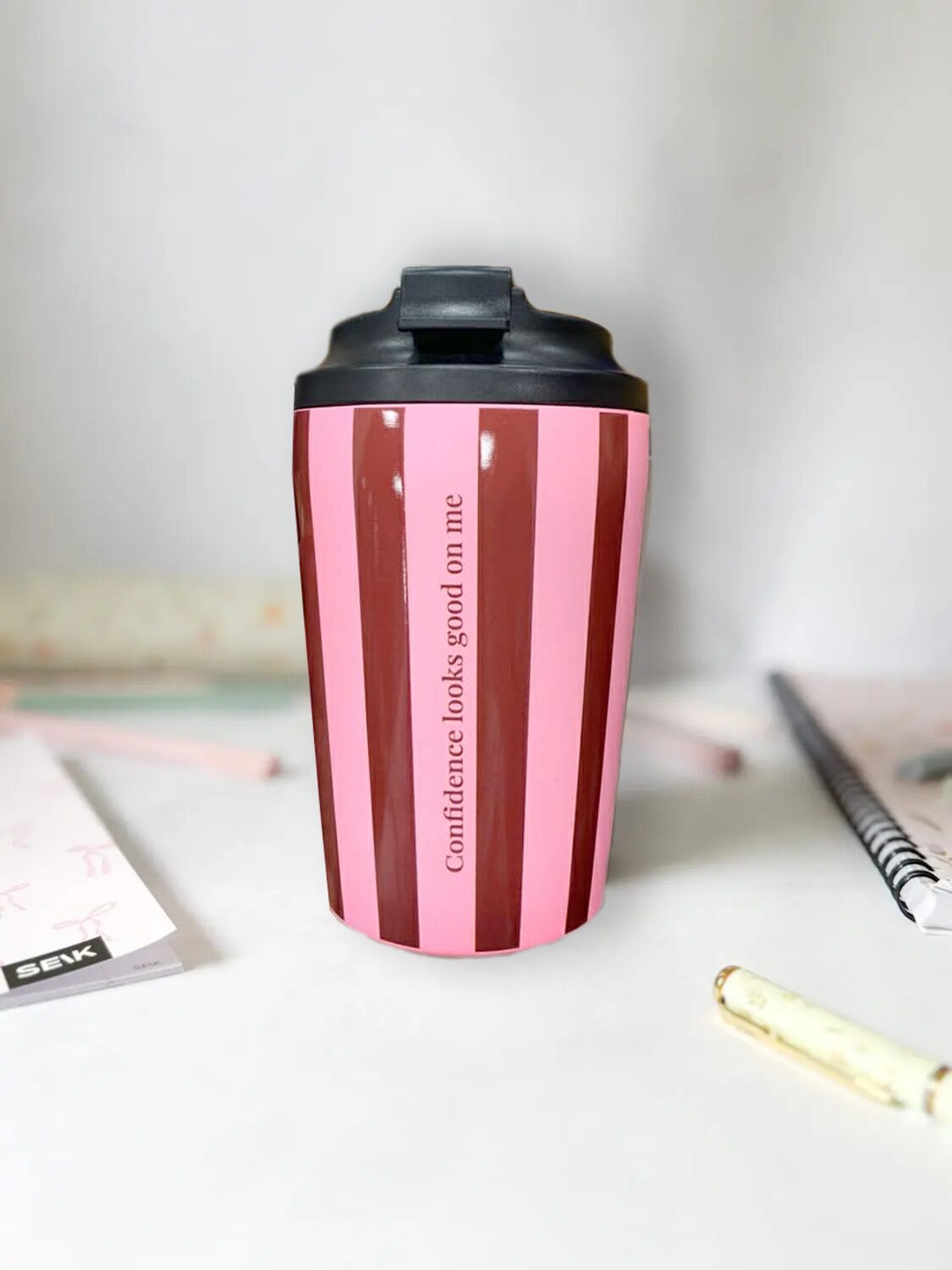 Kaffee-Thermobecher - confidence looks good on me (350ml)